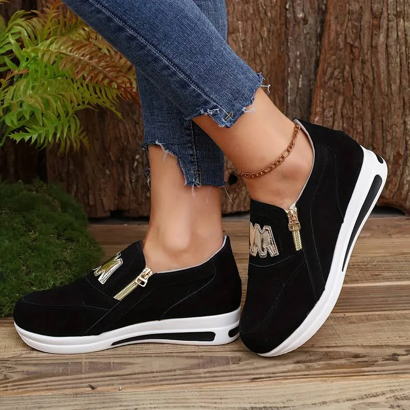 Leonarda® | Effortless and chic   sneakers