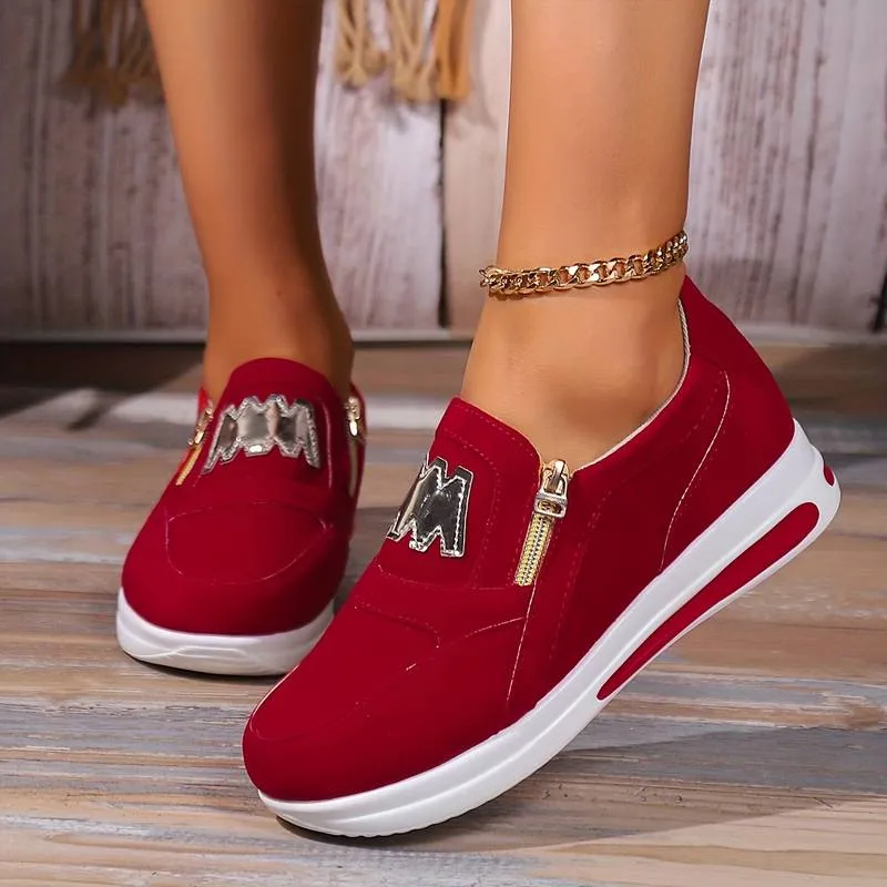 Leonarda® | Effortless and chic   sneakers
