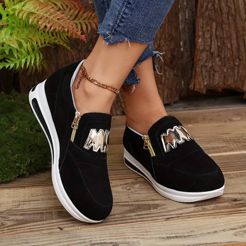 Leonarda® | Effortless and chic   sneakers