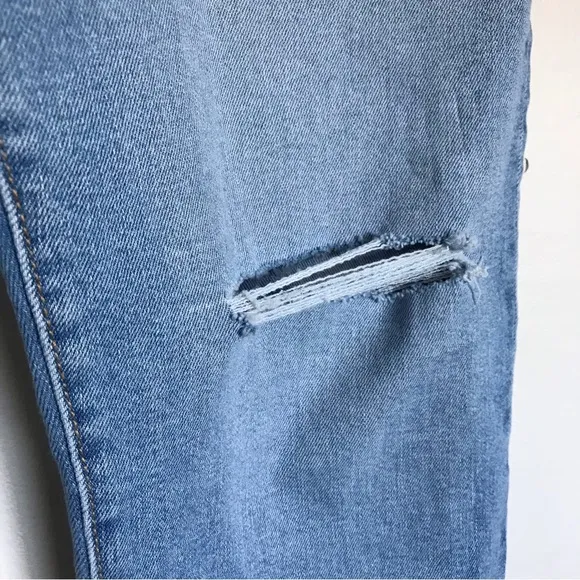 Levi’s Ribcage Distressed Knee Raw Hem Straight Ankle Jeans Size 30 x 27 NEW