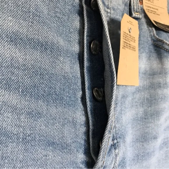 Levi’s Ribcage Distressed Knee Raw Hem Straight Ankle Jeans Size 30 x 27 NEW