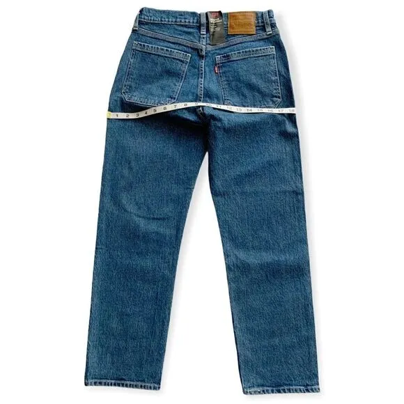LEVI’S Straight Leg Jeans!