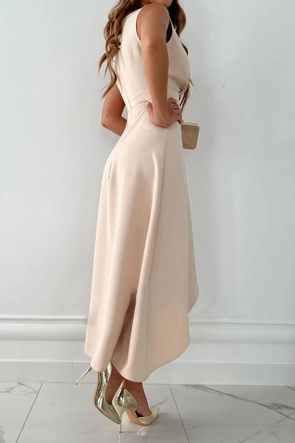 Lila – Chic Wrap V-Neck Midi Dress