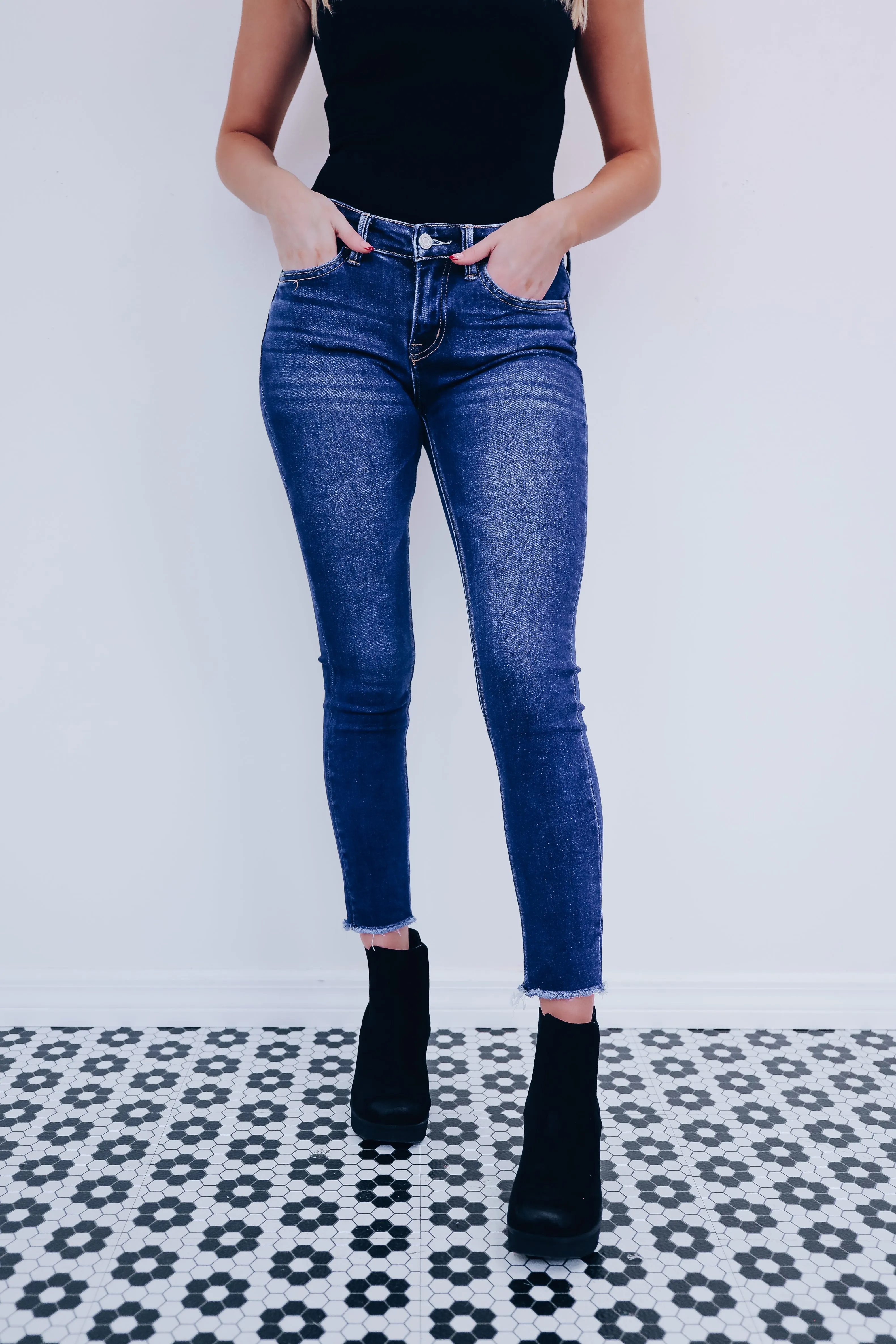 Madelyn Mid- Rise Skinny Jeans