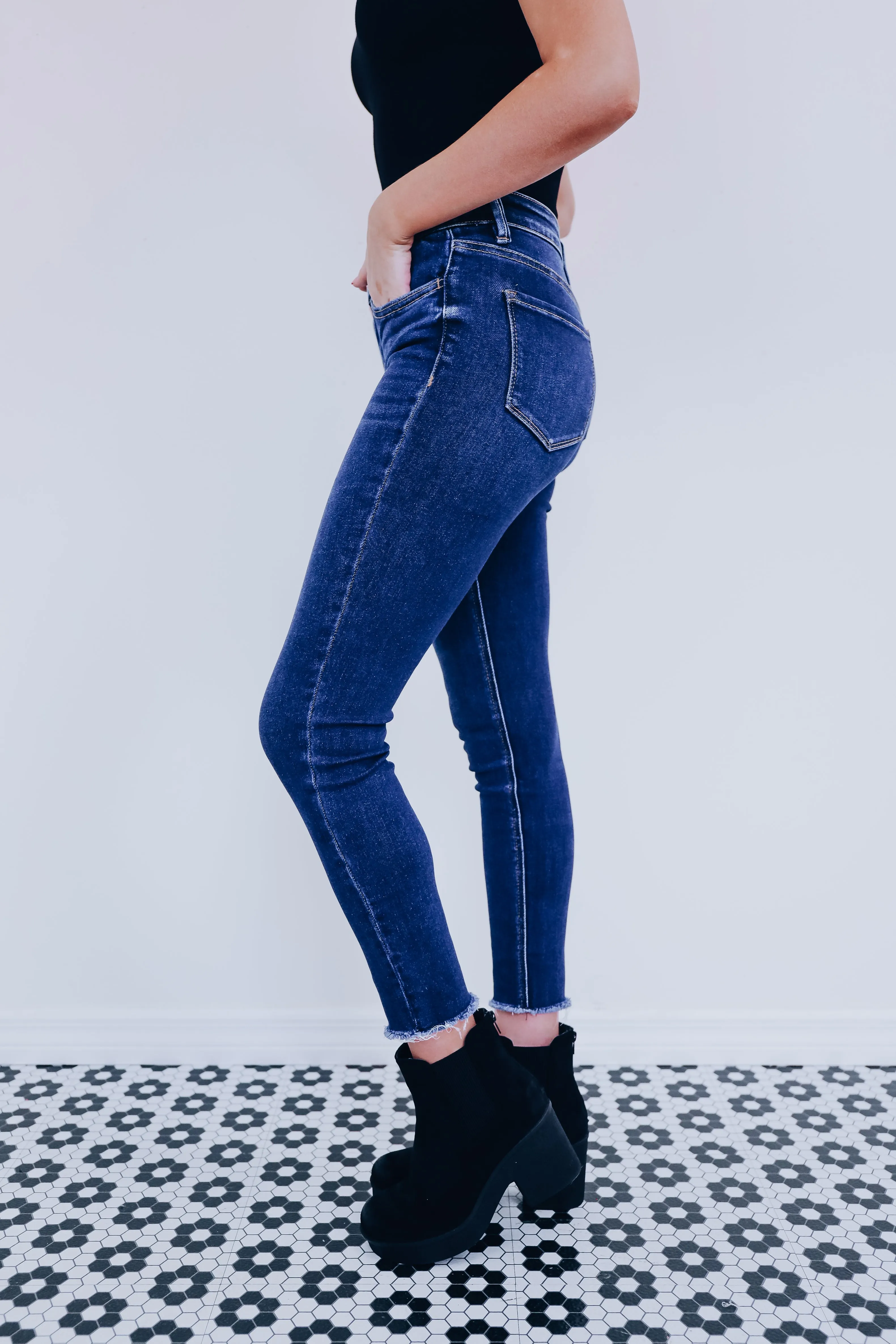 Madelyn Mid- Rise Skinny Jeans