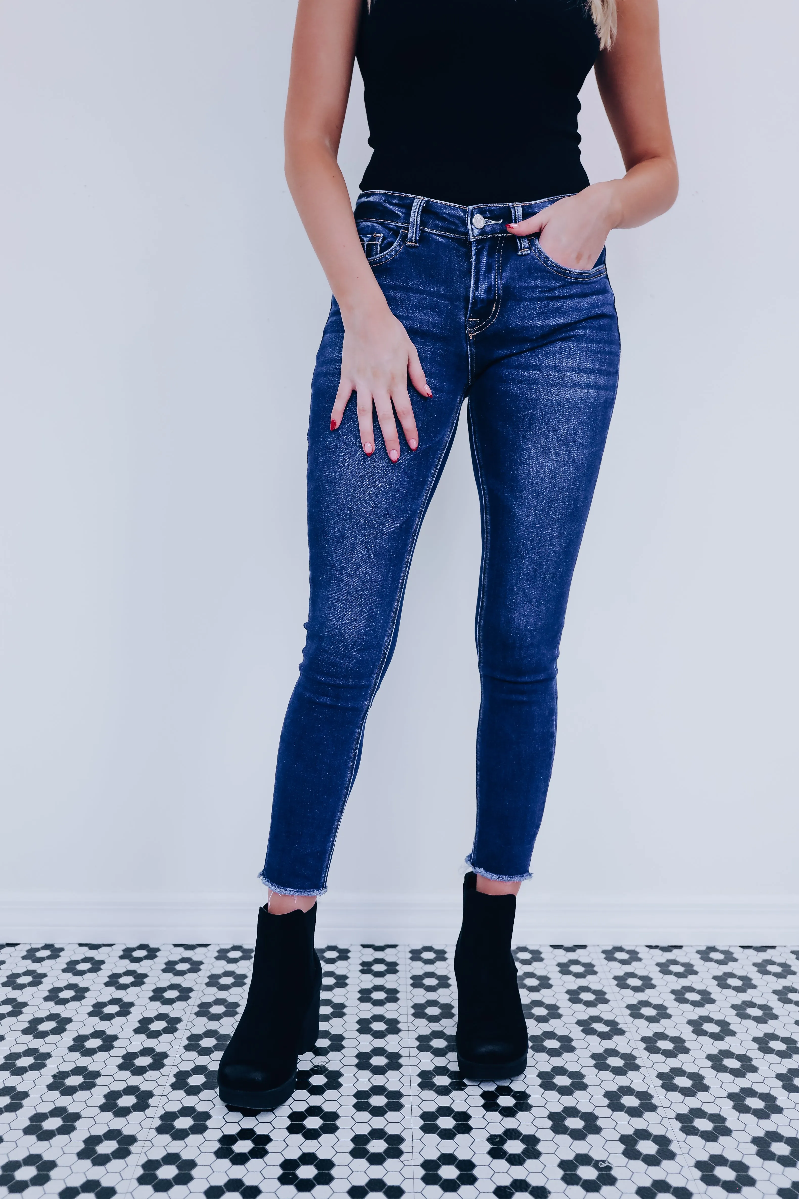 Madelyn Mid- Rise Skinny Jeans