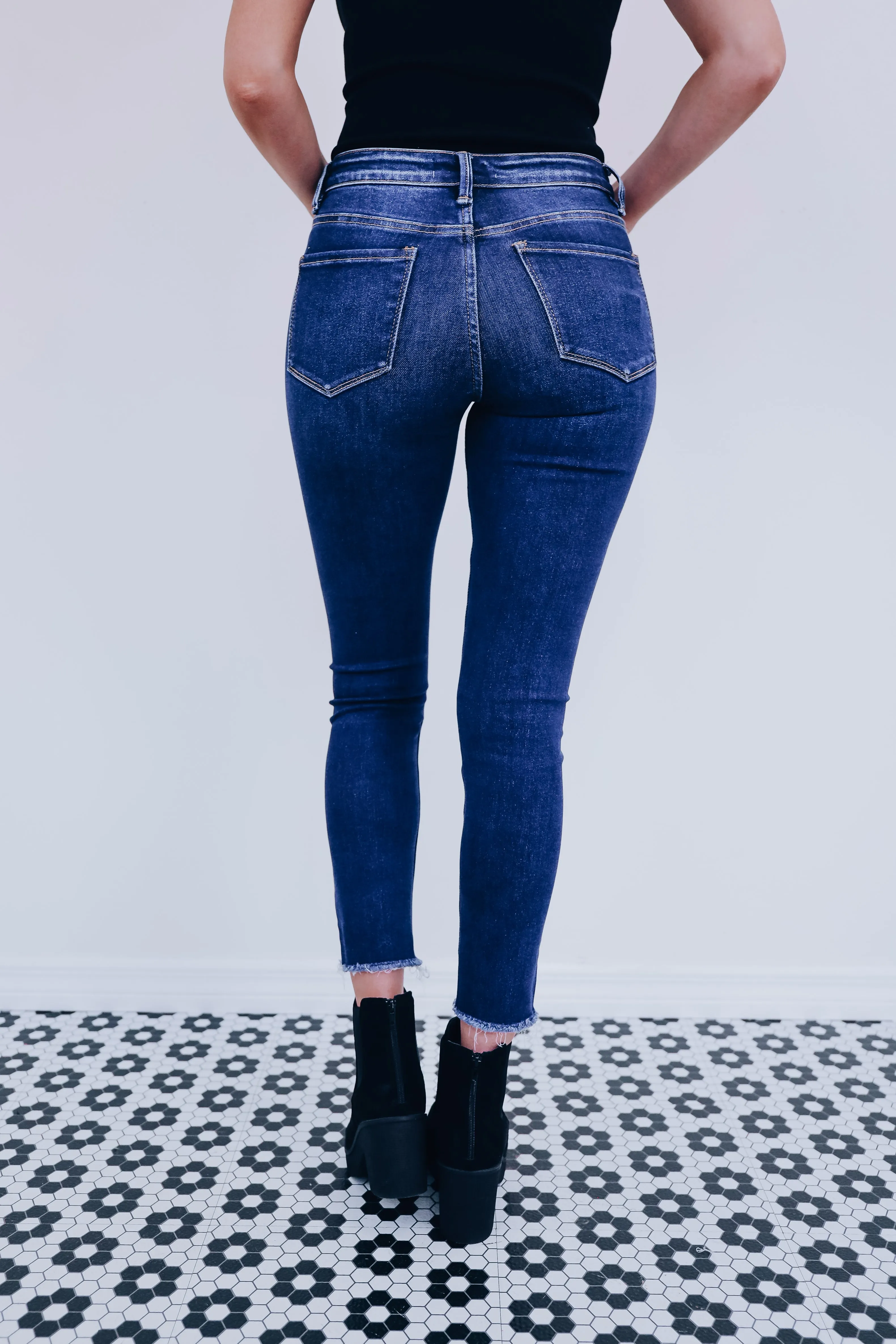 Madelyn Mid- Rise Skinny Jeans