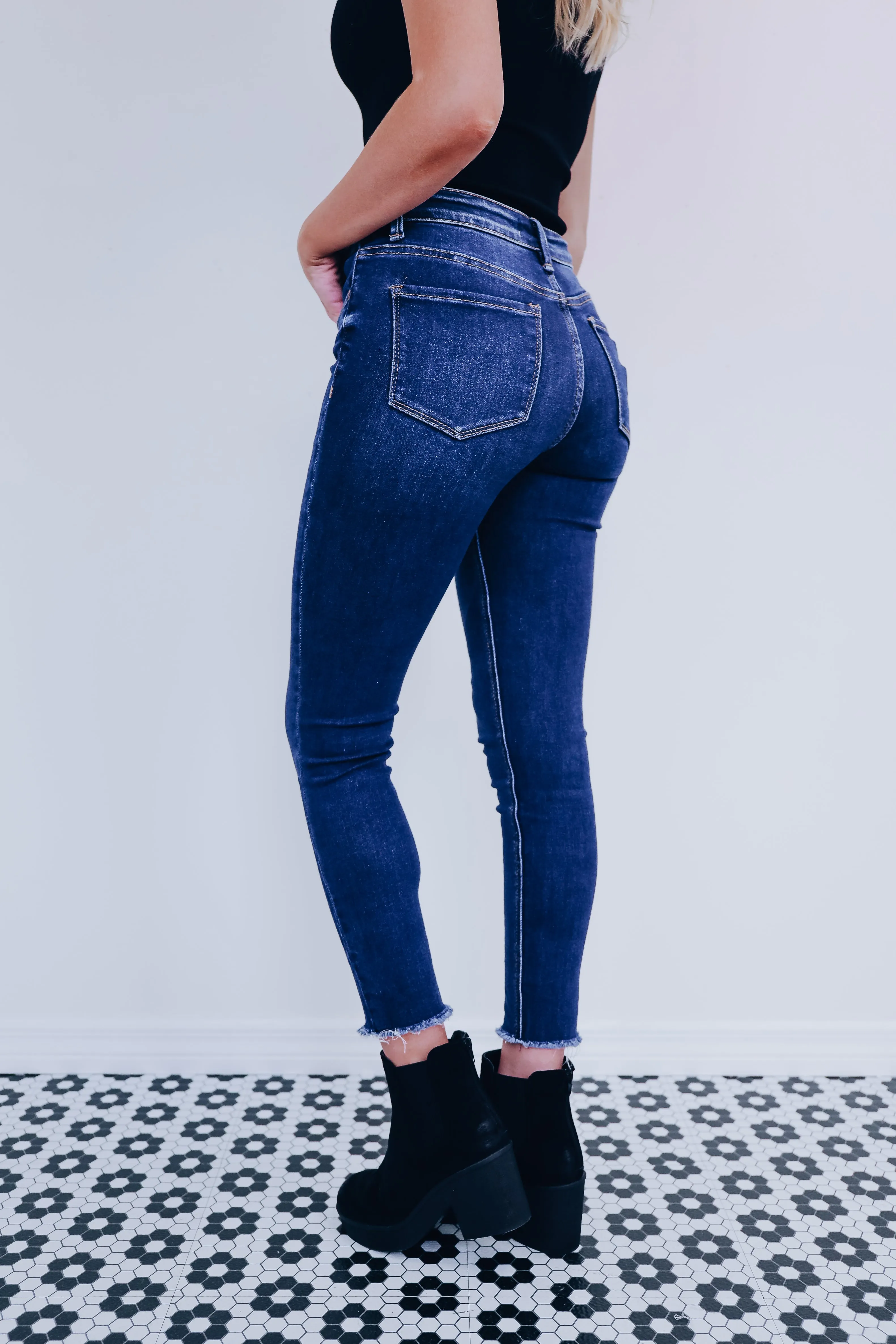 Madelyn Mid- Rise Skinny Jeans