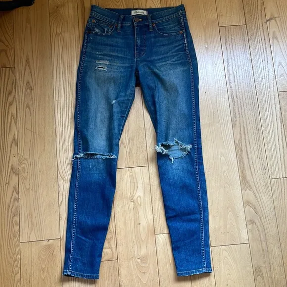 Madewell 9” high riser skinny skinny busted knee jeans EUC size 25