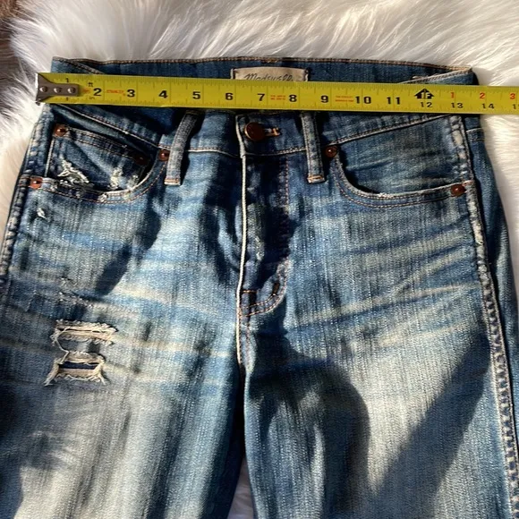 Madewell 9” high riser skinny skinny busted knee jeans EUC size 25