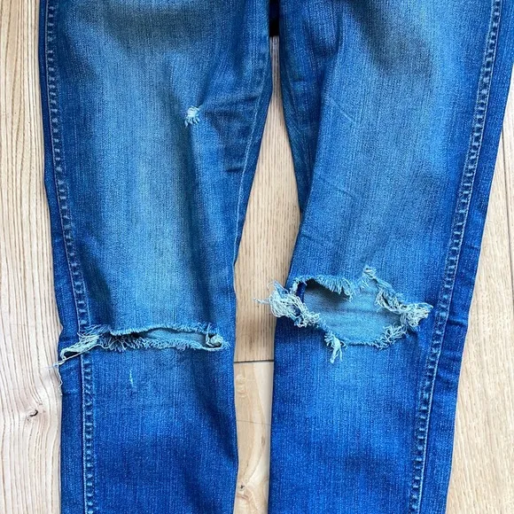 Madewell 9” high riser skinny skinny busted knee jeans EUC size 25