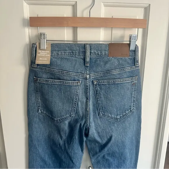 Madewell New Mid-Rise Perfect Vintage Jean Ainsdale Wash Knee-Rip Edition 23 NWT