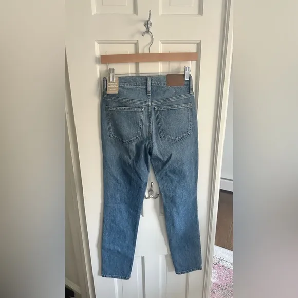 Madewell New Mid-Rise Perfect Vintage Jean Ainsdale Wash Knee-Rip Edition 23 NWT