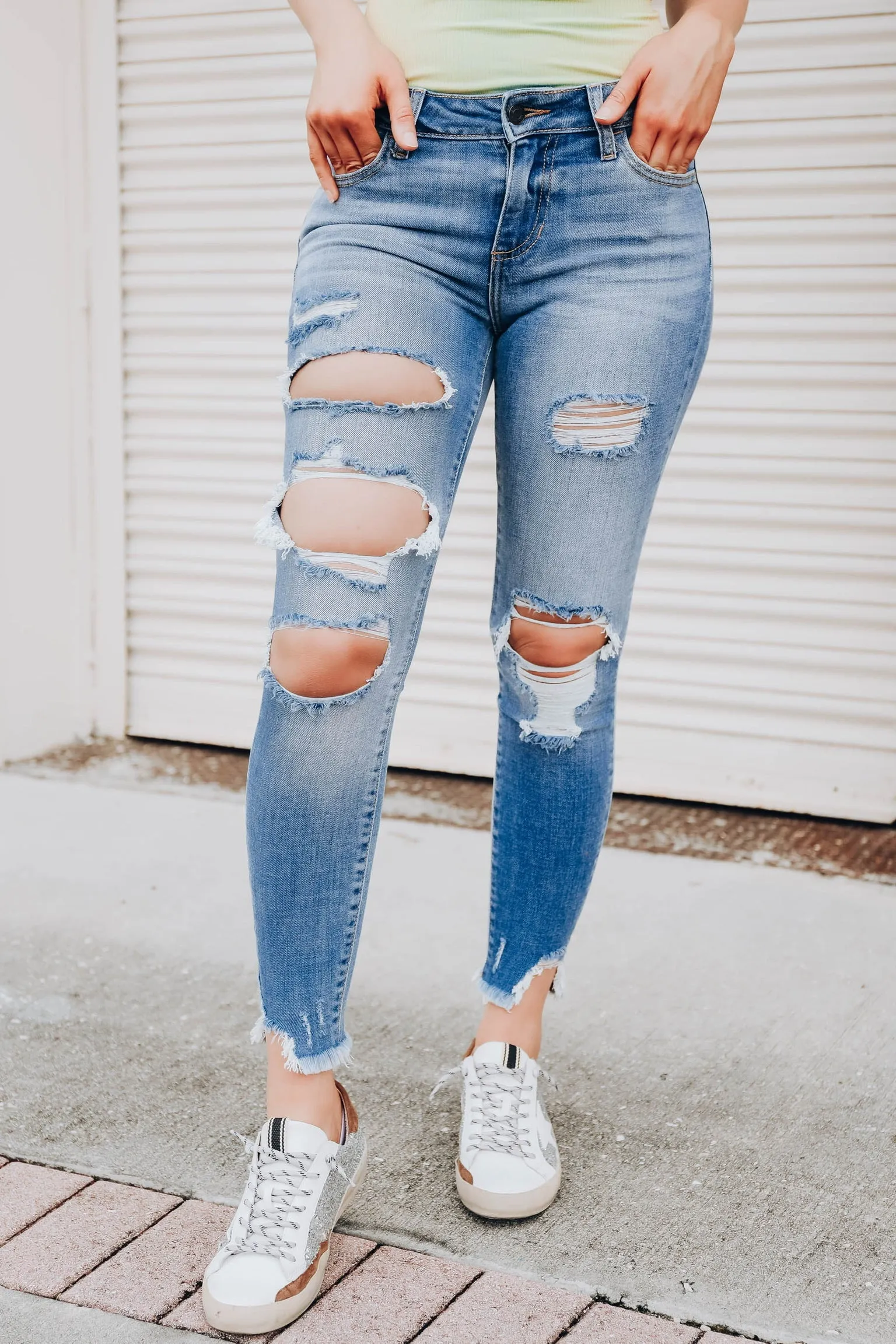 Maggie Mid Rise Jeans - Light