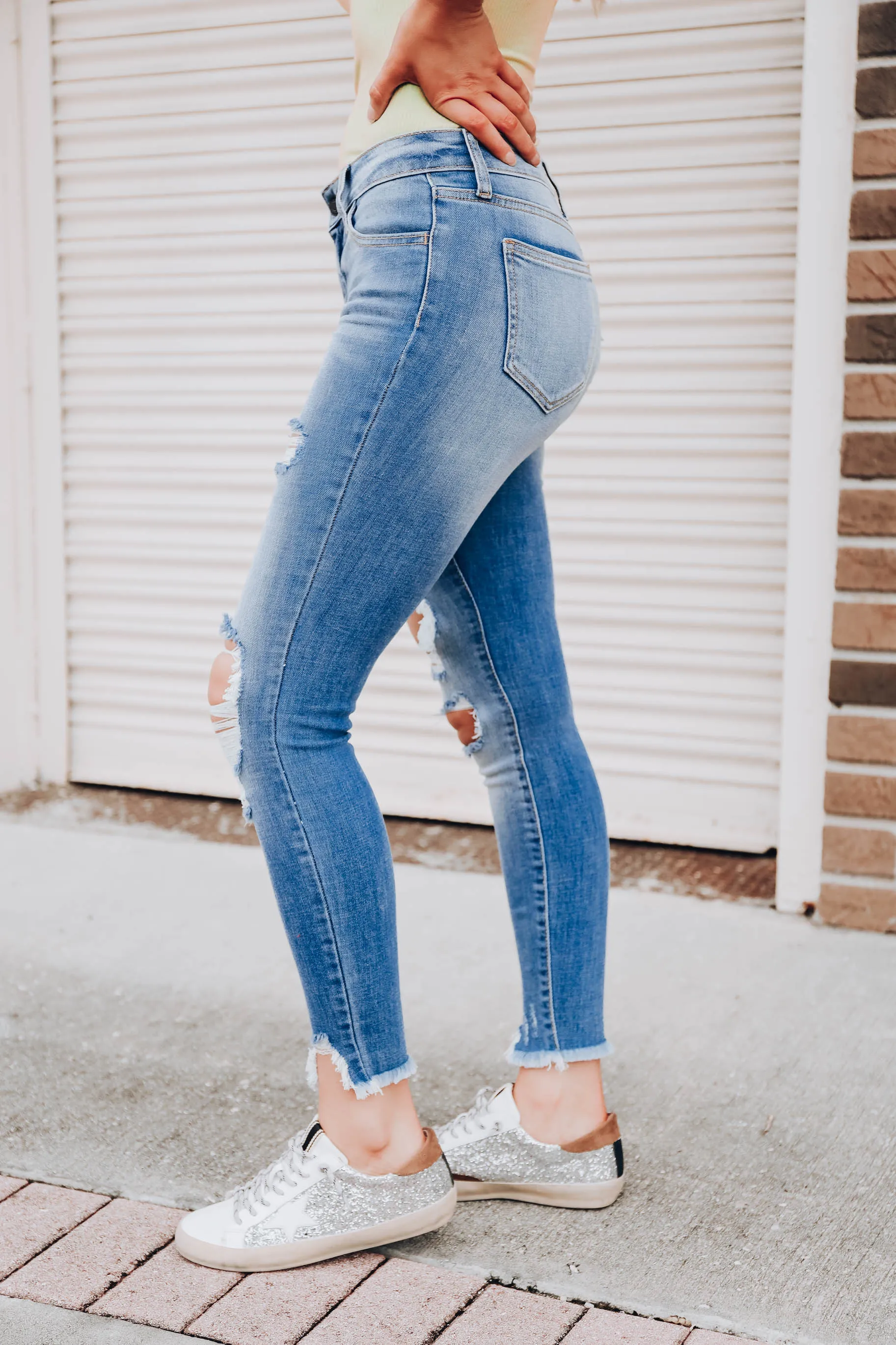Maggie Mid Rise Jeans - Light
