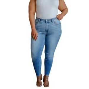 NEW JUDY BLUE mid rise vintage skinny jeans in light wash