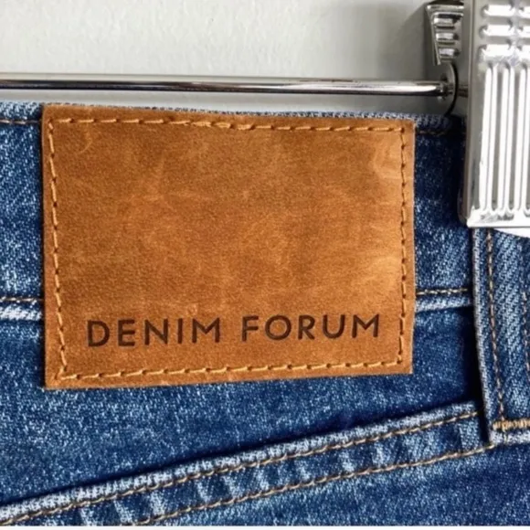 NWT ARITZIA Denim Forum Yoko High Rise Slim Jeans Size 25