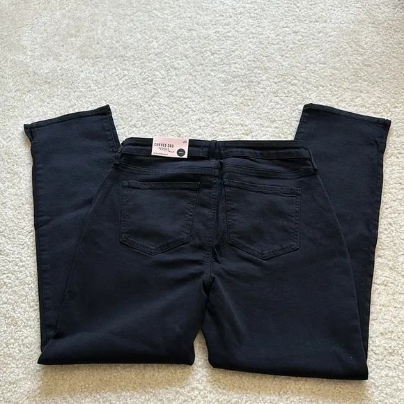 NWT Curves 360 by NYDJ Slim Straight Leg Ankle Jeans in Size 2