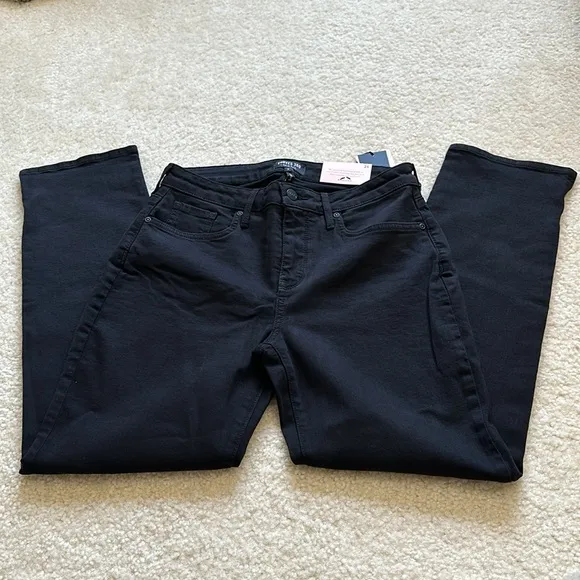 NWT Curves 360 by NYDJ Slim Straight Leg Ankle Jeans in Size 2