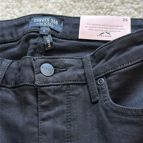 NWT Curves 360 by NYDJ Slim Straight Leg Ankle Jeans in Size 2