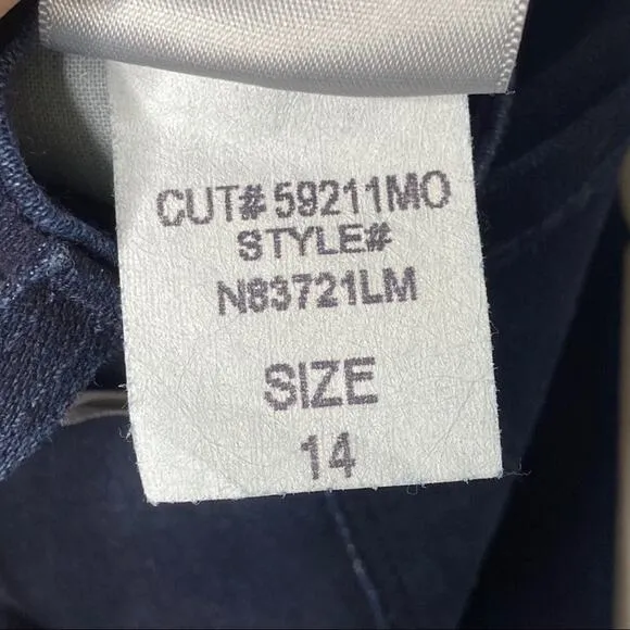 NWT NYDJ Slim Fitting Skinny Dark Wash Size 14
