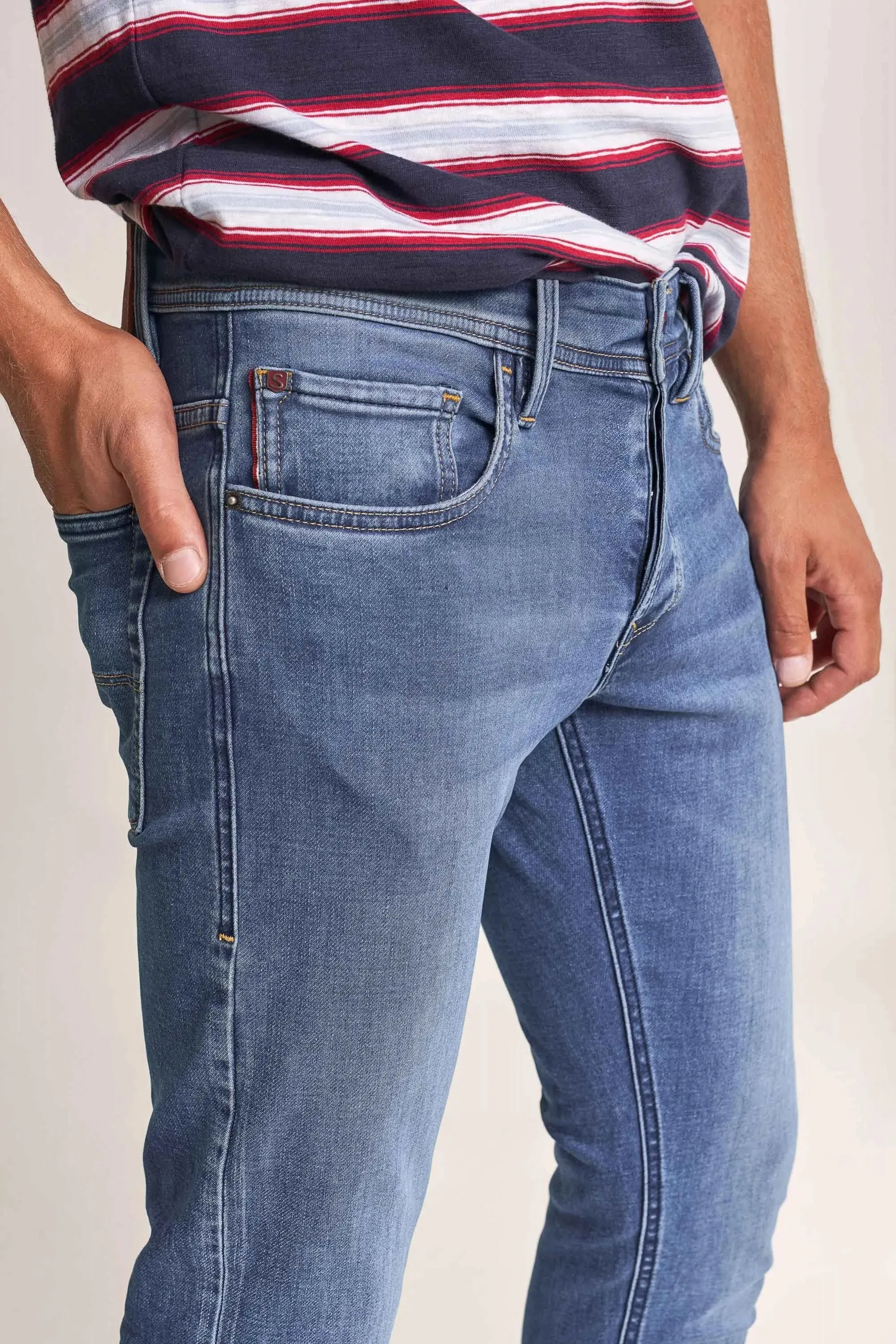 Pantalones Clash skinny jogger con grafeno