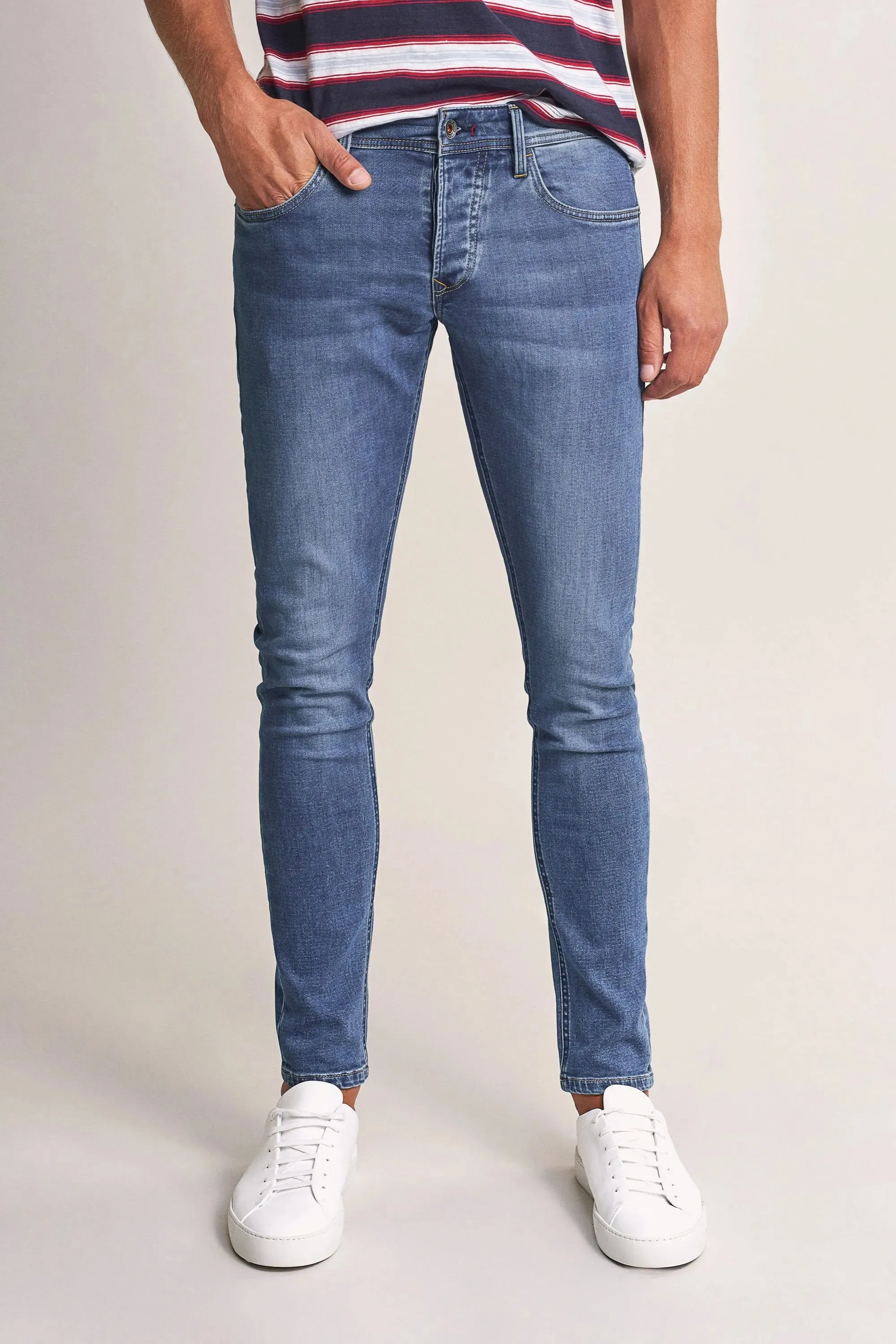 Pantalones Clash skinny jogger con grafeno