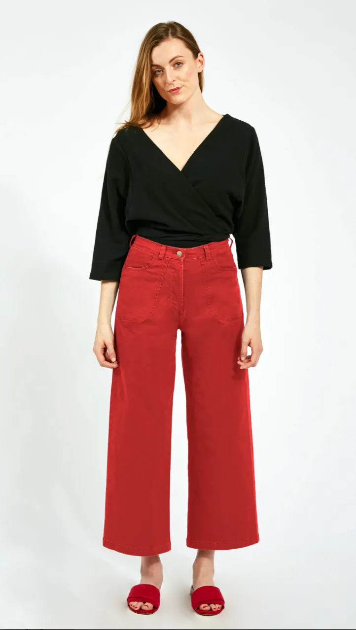 Simone Jeans, Red