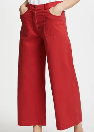 Simone Jeans, Red