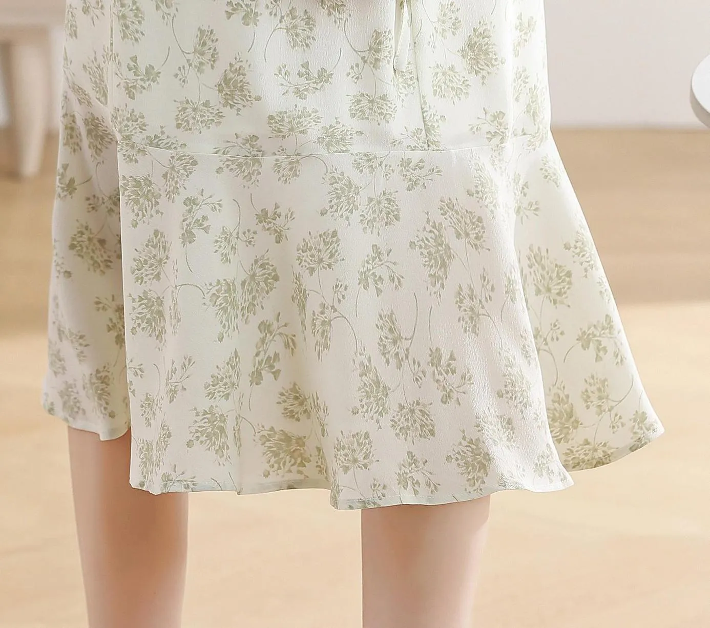 Stylish Mid-Length Mermaid Mermaid Dress in Full Floral Print