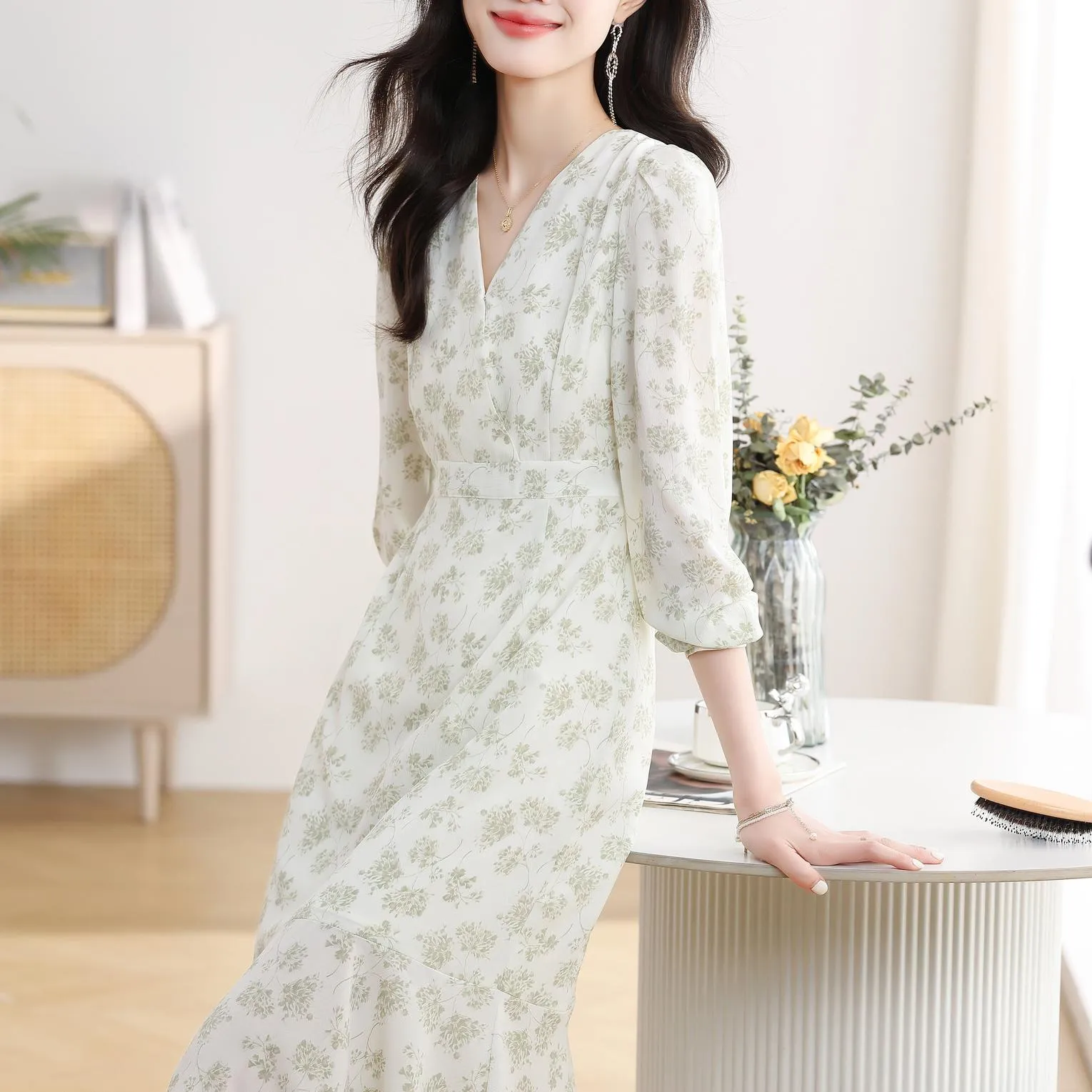 Stylish Mid-Length Mermaid Mermaid Dress in Full Floral Print