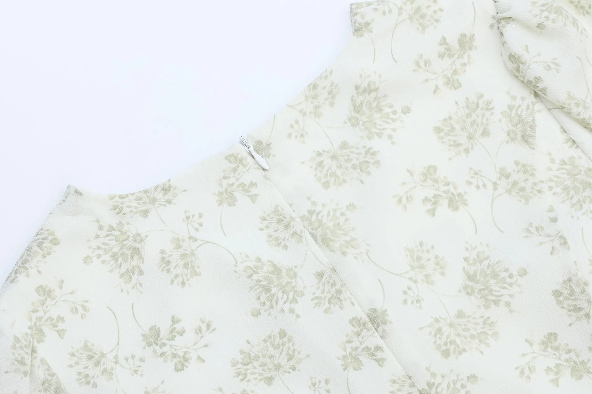 Stylish Mid-Length Mermaid Mermaid Dress in Full Floral Print