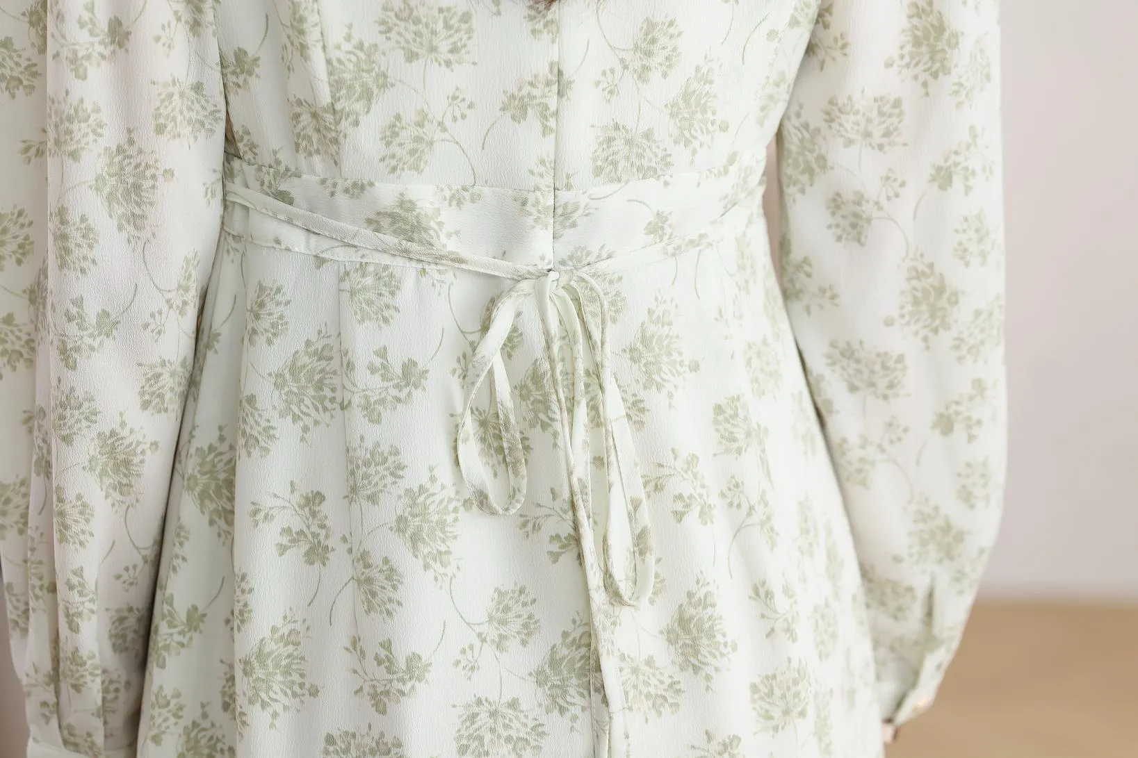 Stylish Mid-Length Mermaid Mermaid Dress in Full Floral Print