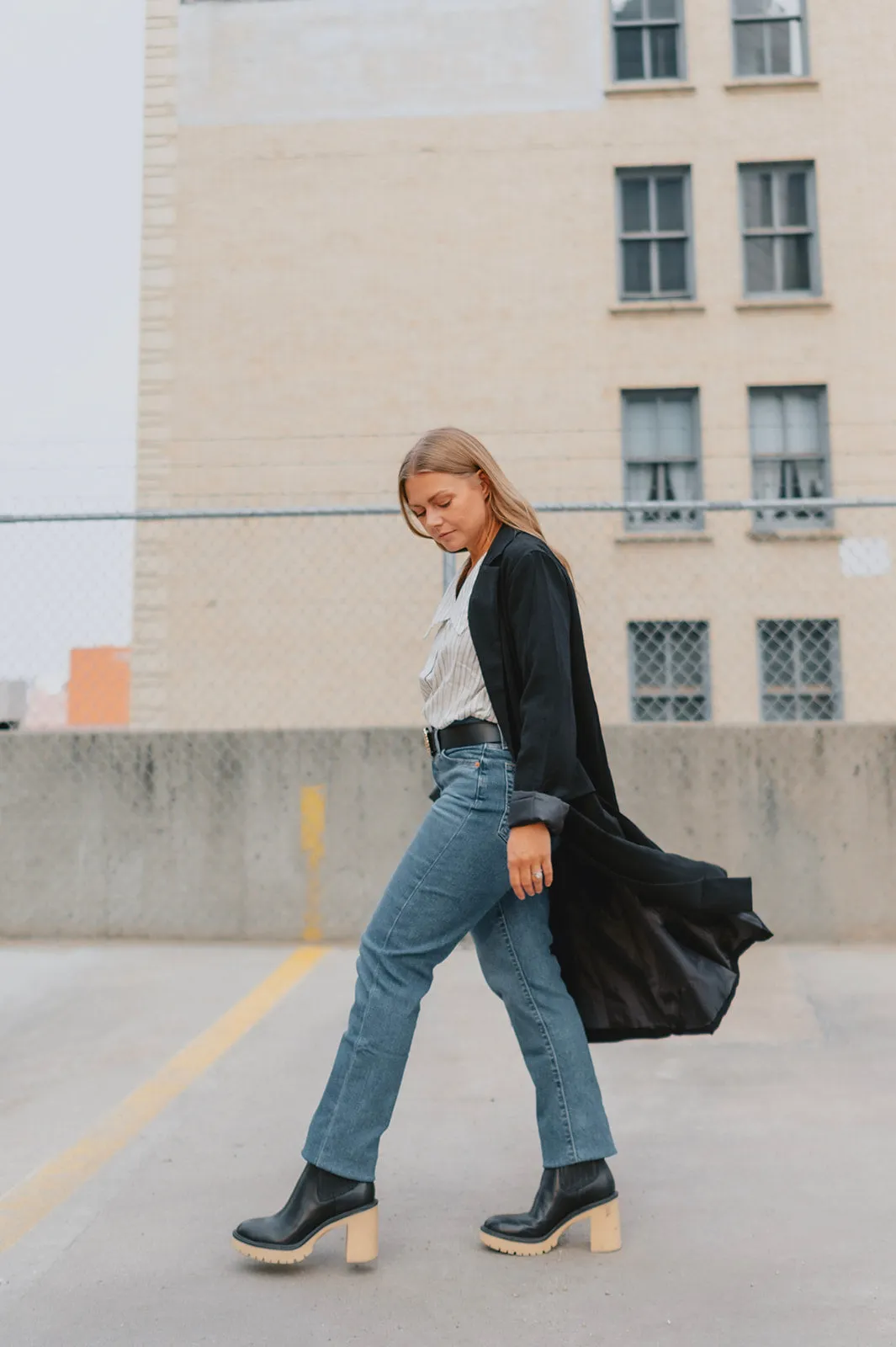The Wedgie Straight Levi's - Medium Wash