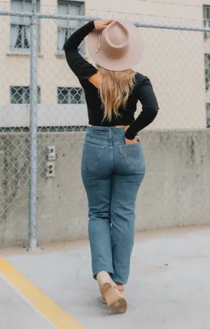 The Wedgie Straight Levi's - Medium Wash