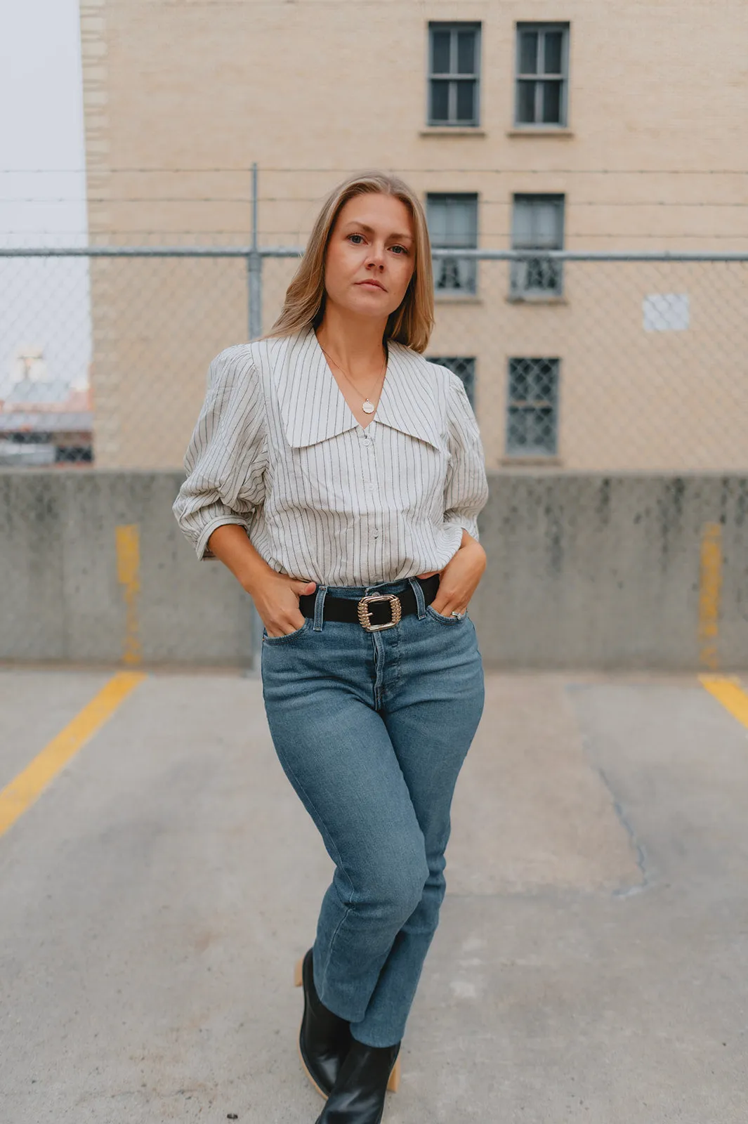 The Wedgie Straight Levi's - Medium Wash