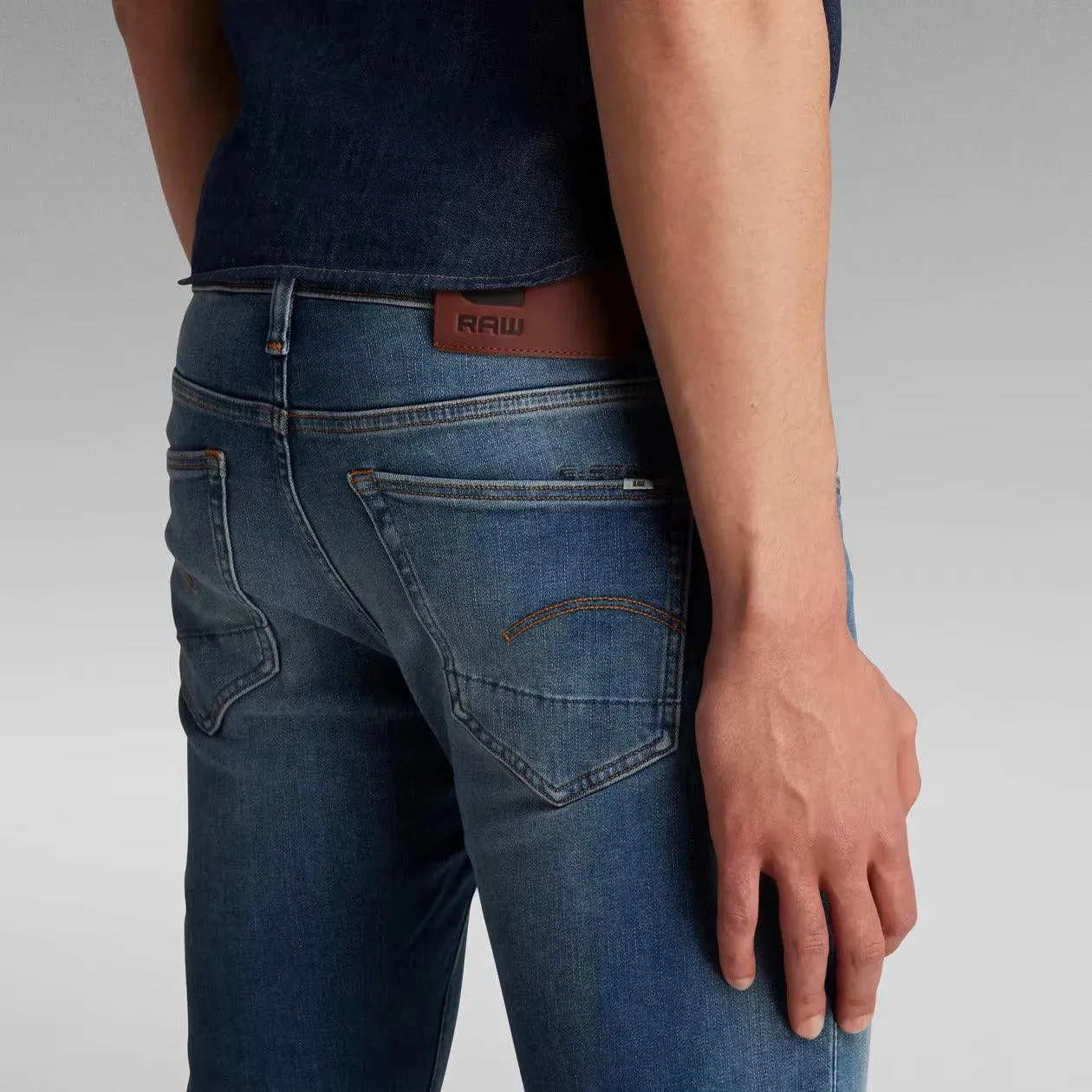 Vaqueros 3301 Slim Vintage Medium Aged