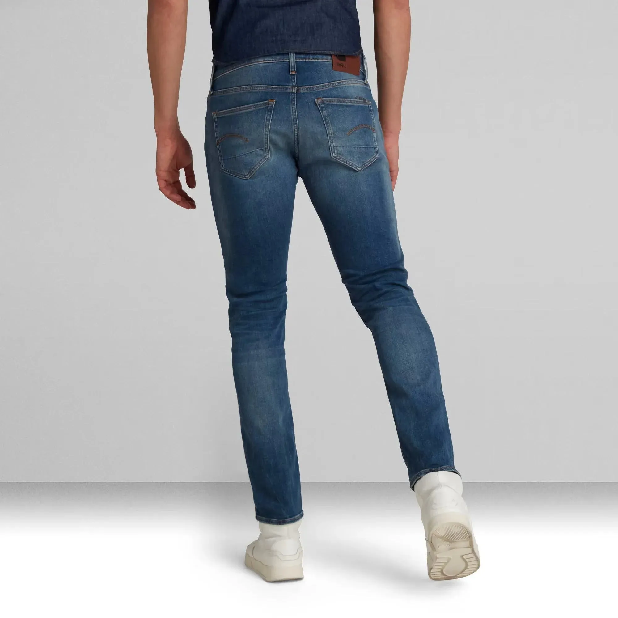 Vaqueros 3301 Slim Vintage Medium Aged