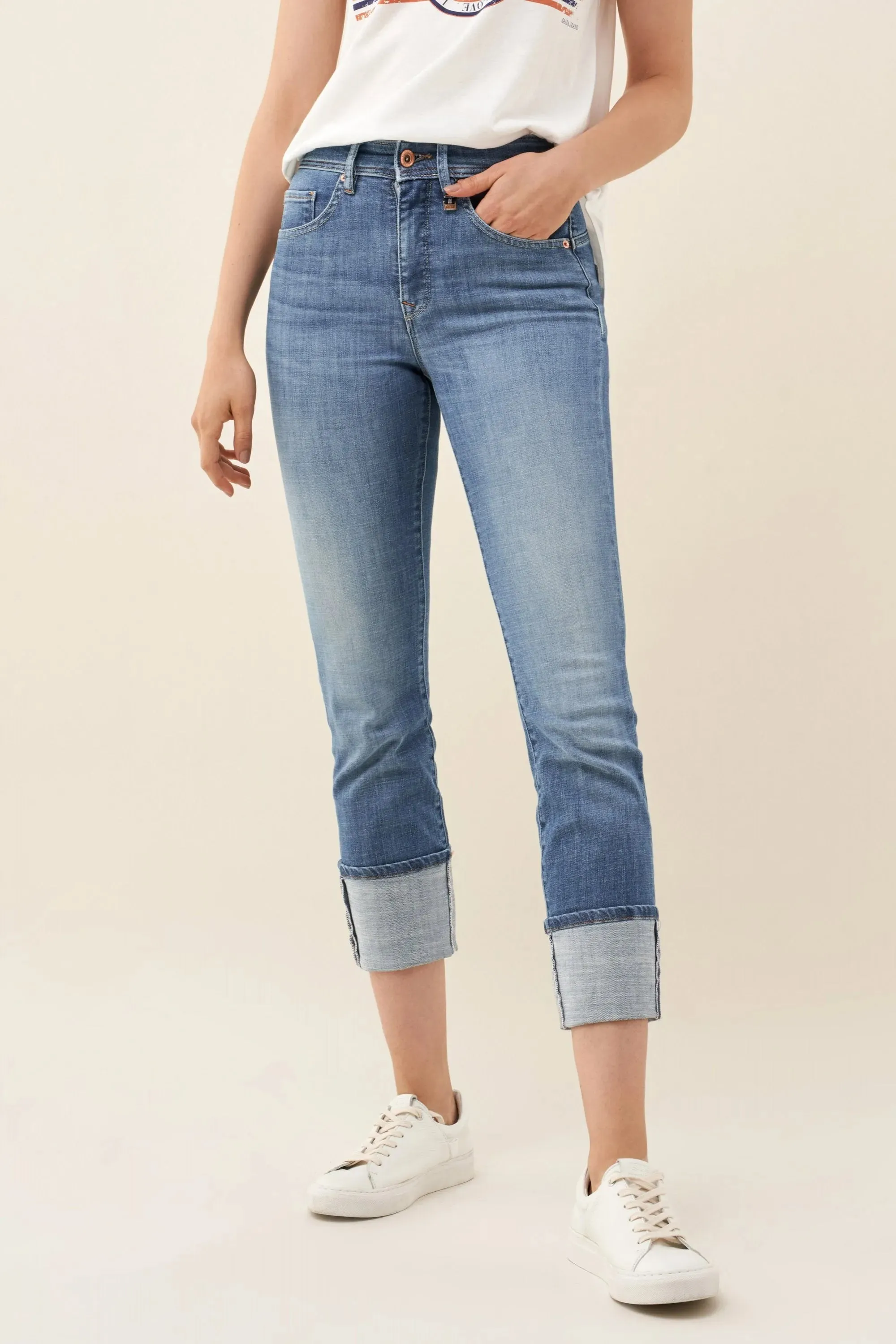 Vaqueros Push In Secret Glamour capri con dobladillo