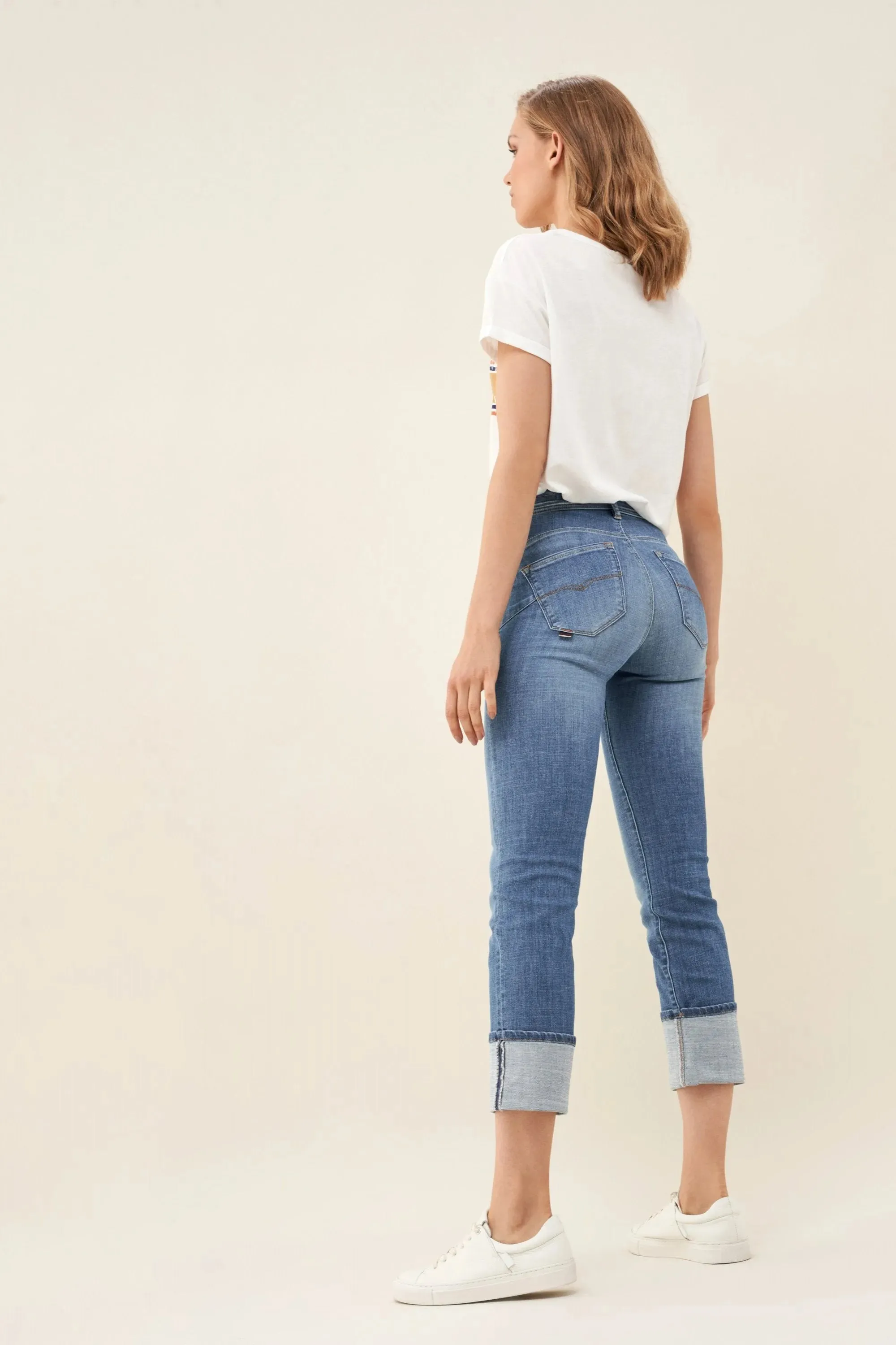 Vaqueros Push In Secret Glamour capri con dobladillo