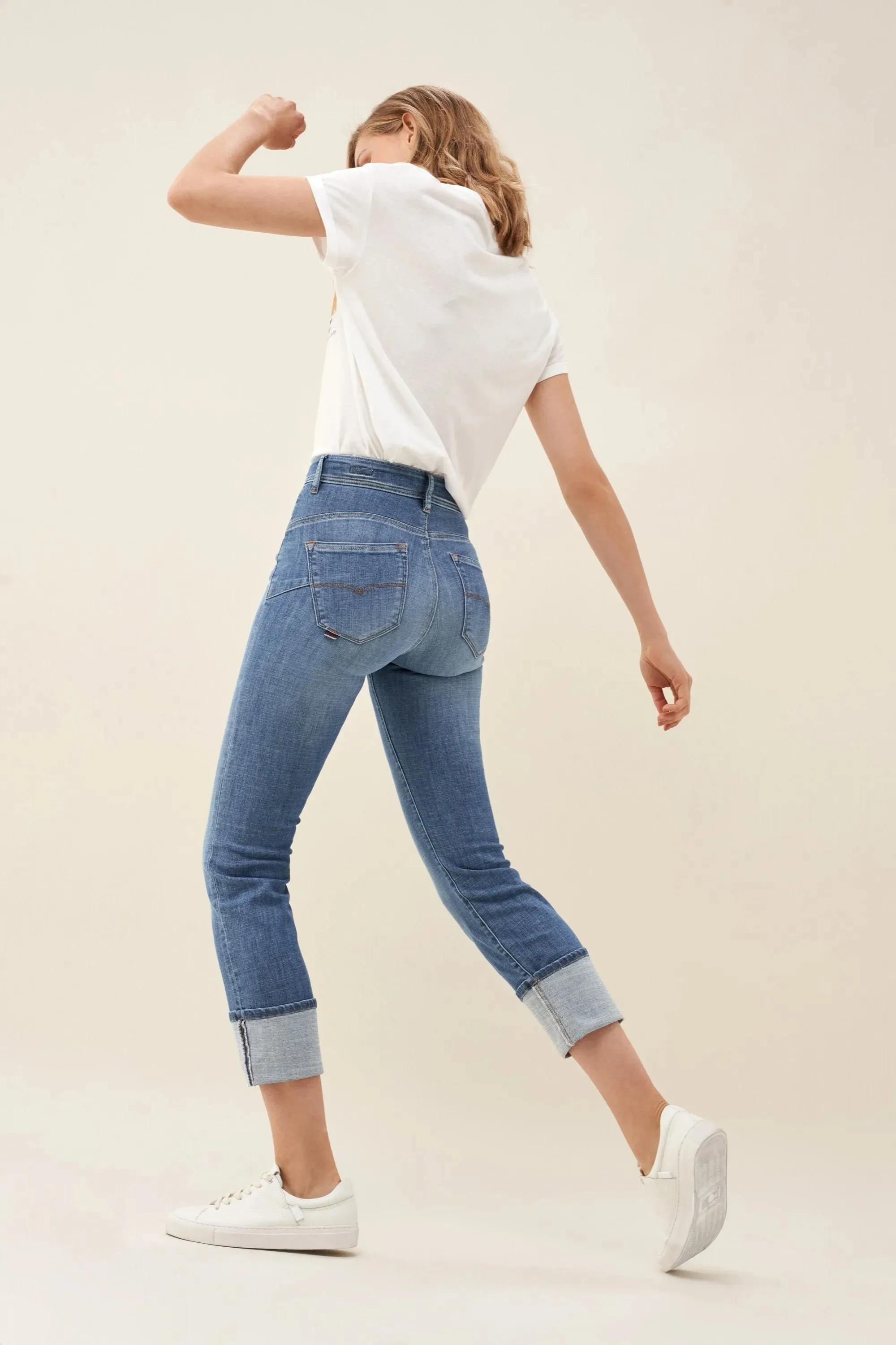 Vaqueros Push In Secret Glamour capri con dobladillo