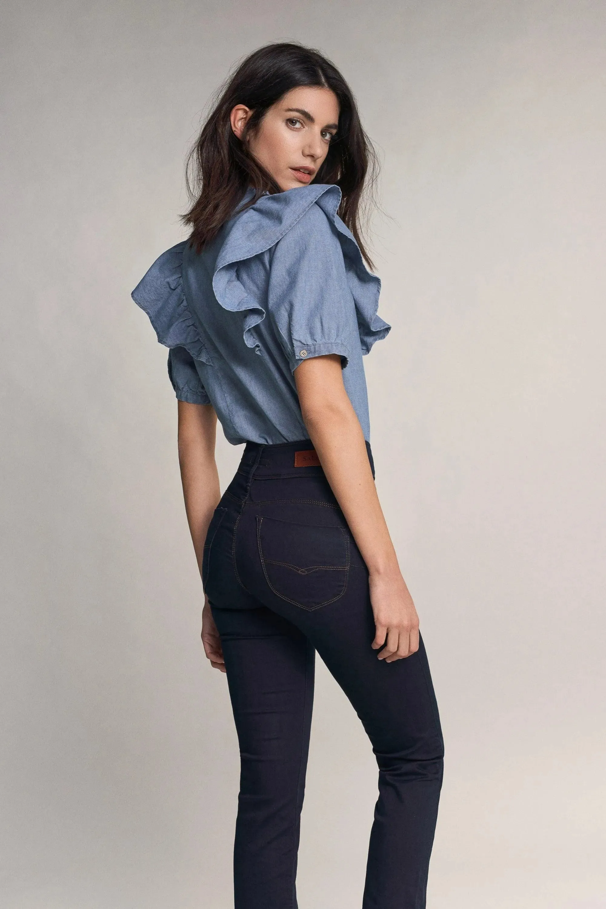 Vaqueros Salsa Secret Push in Slim Straight en Denim