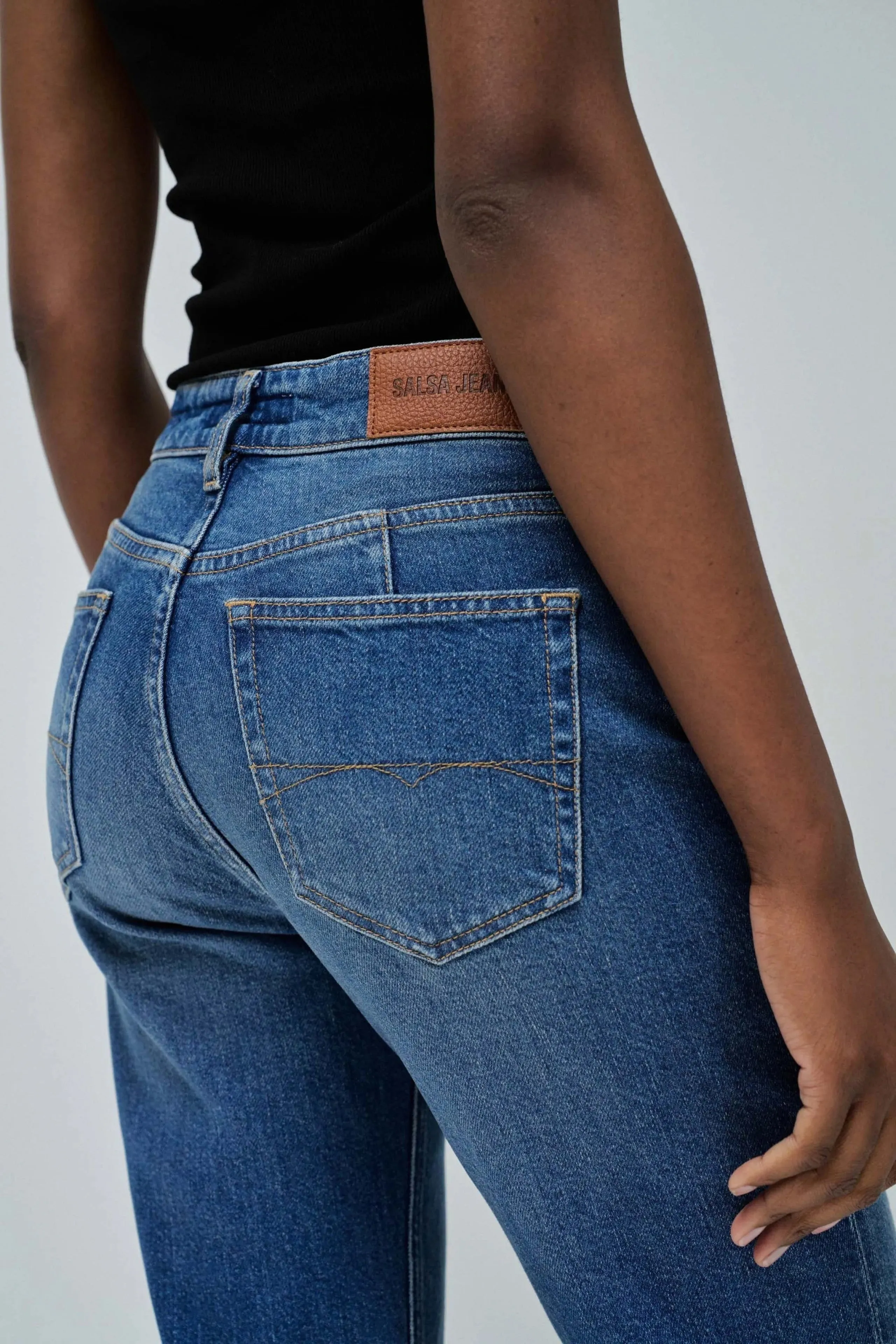 Vaqueros SALSA True Cropped Slim Medium Wash
