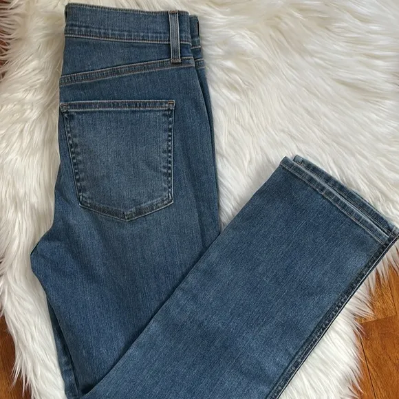 Veronica Beard Ryleigh Slim Straight Jeans Size 28