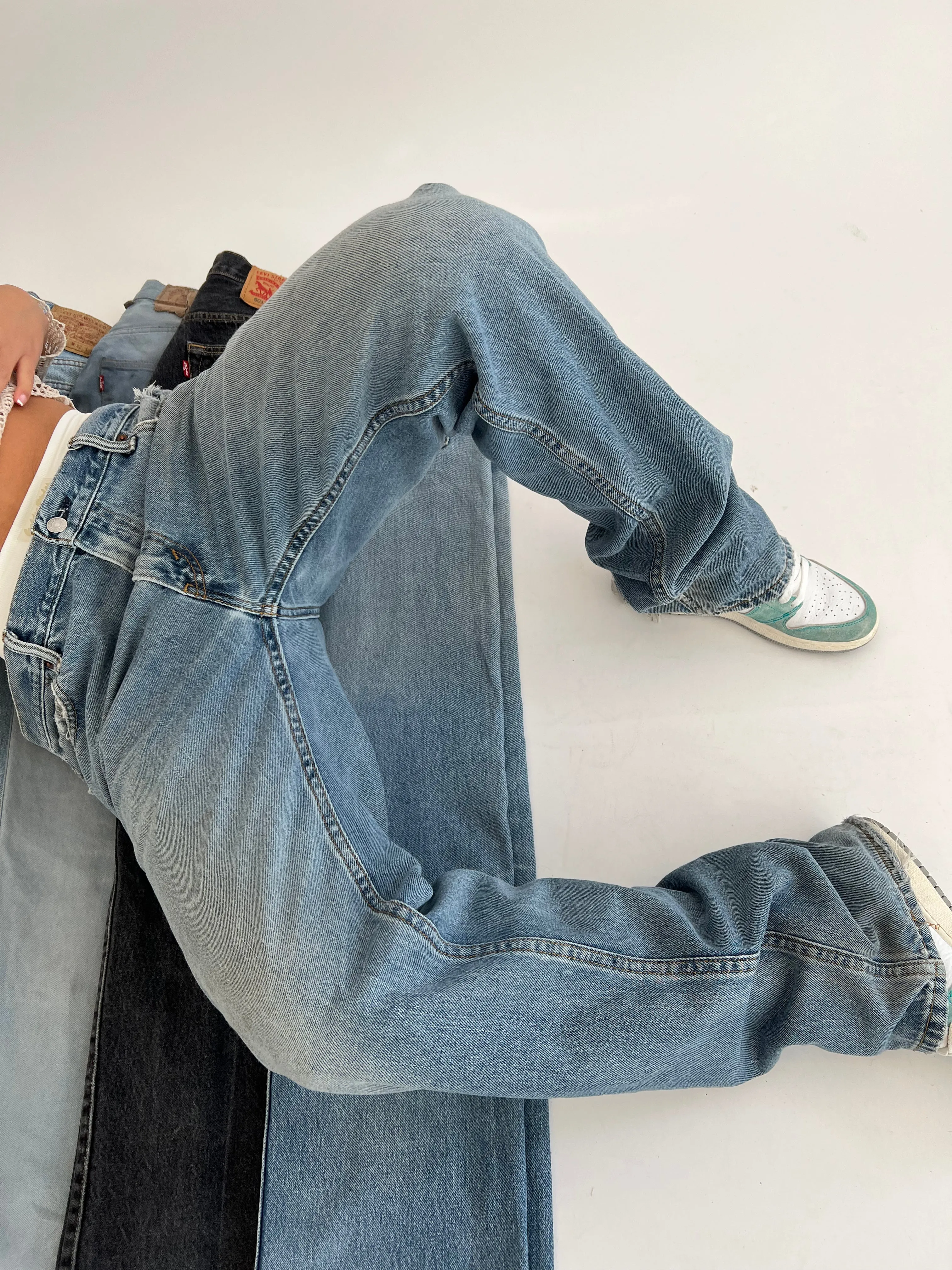 Vintage Levi 505 Mid Blue Jeans