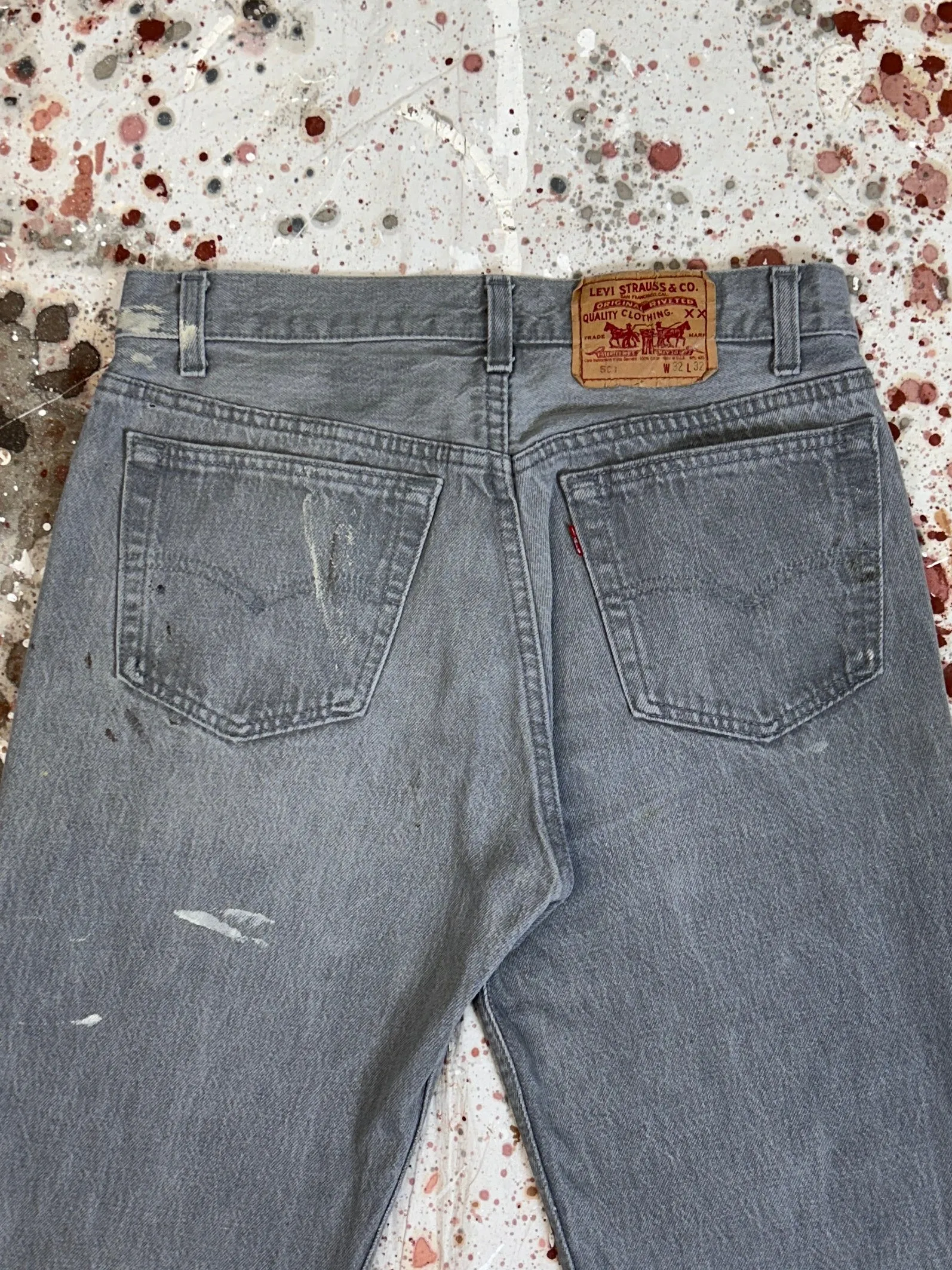 Vintage USA Made Levi 501 Transitional True Gray Wash Denim Jeans with Paint (JYJ0324-135)