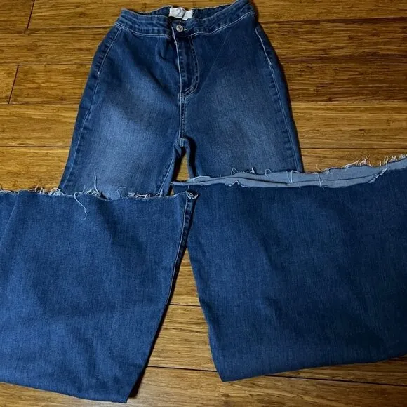 We The Free  Free People Just Float On Flare Jeans Size 27