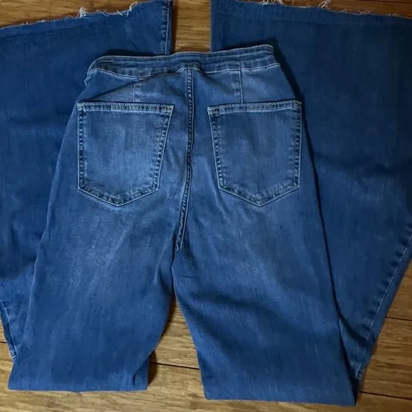 We The Free  Free People Just Float On Flare Jeans Size 27