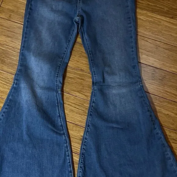 We The Free  Free People Just Float On Flare Jeans Size 27